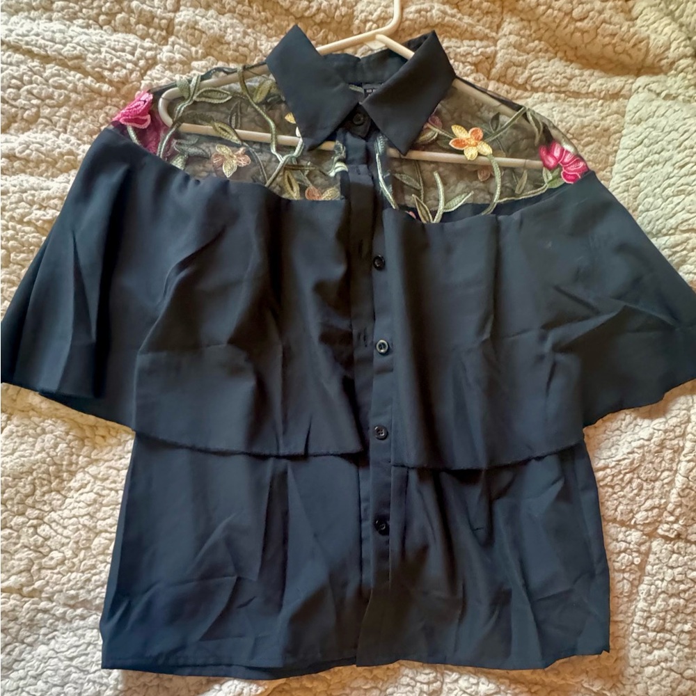 BRAND NWT Sheer Embroidered Yoke Button-Front Blouse with Cape Overlay Sz 4